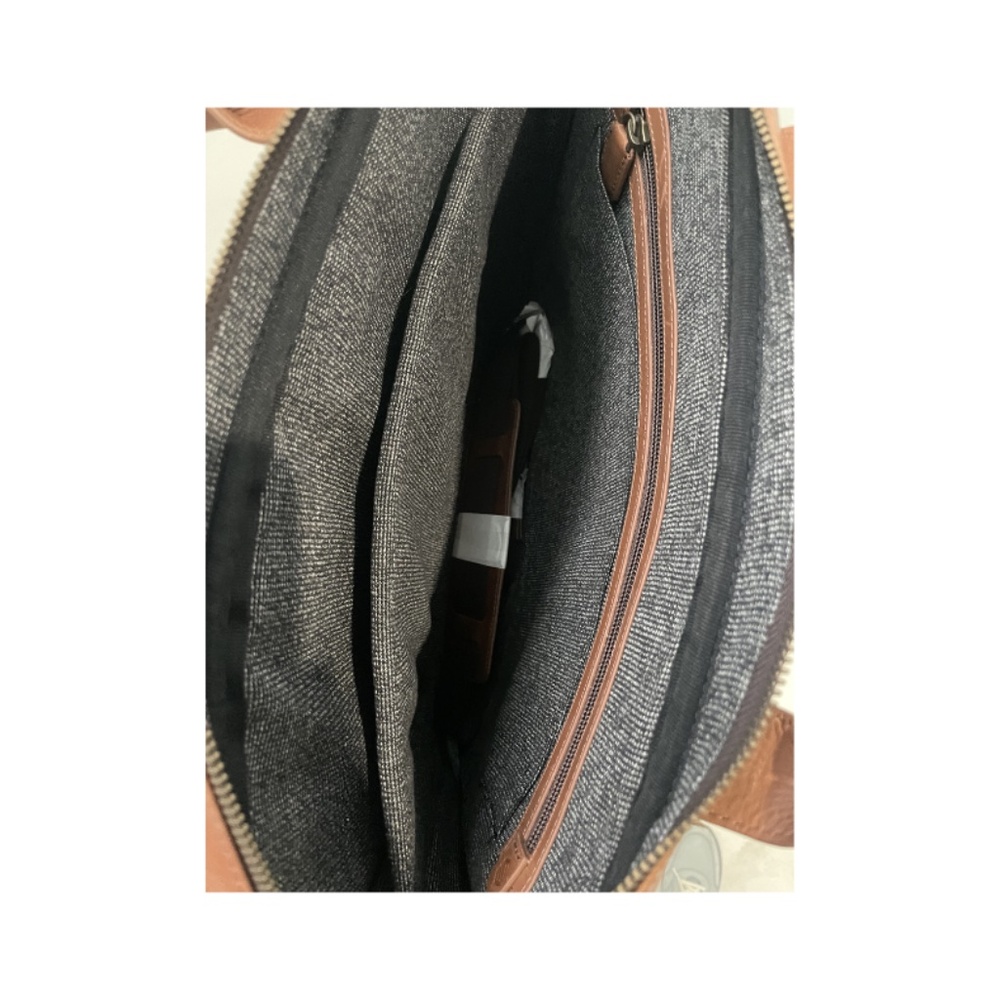 Johnston & Murphy Rhodes Briefcase. Tan Full Grain Leather - Picture 13 of 14